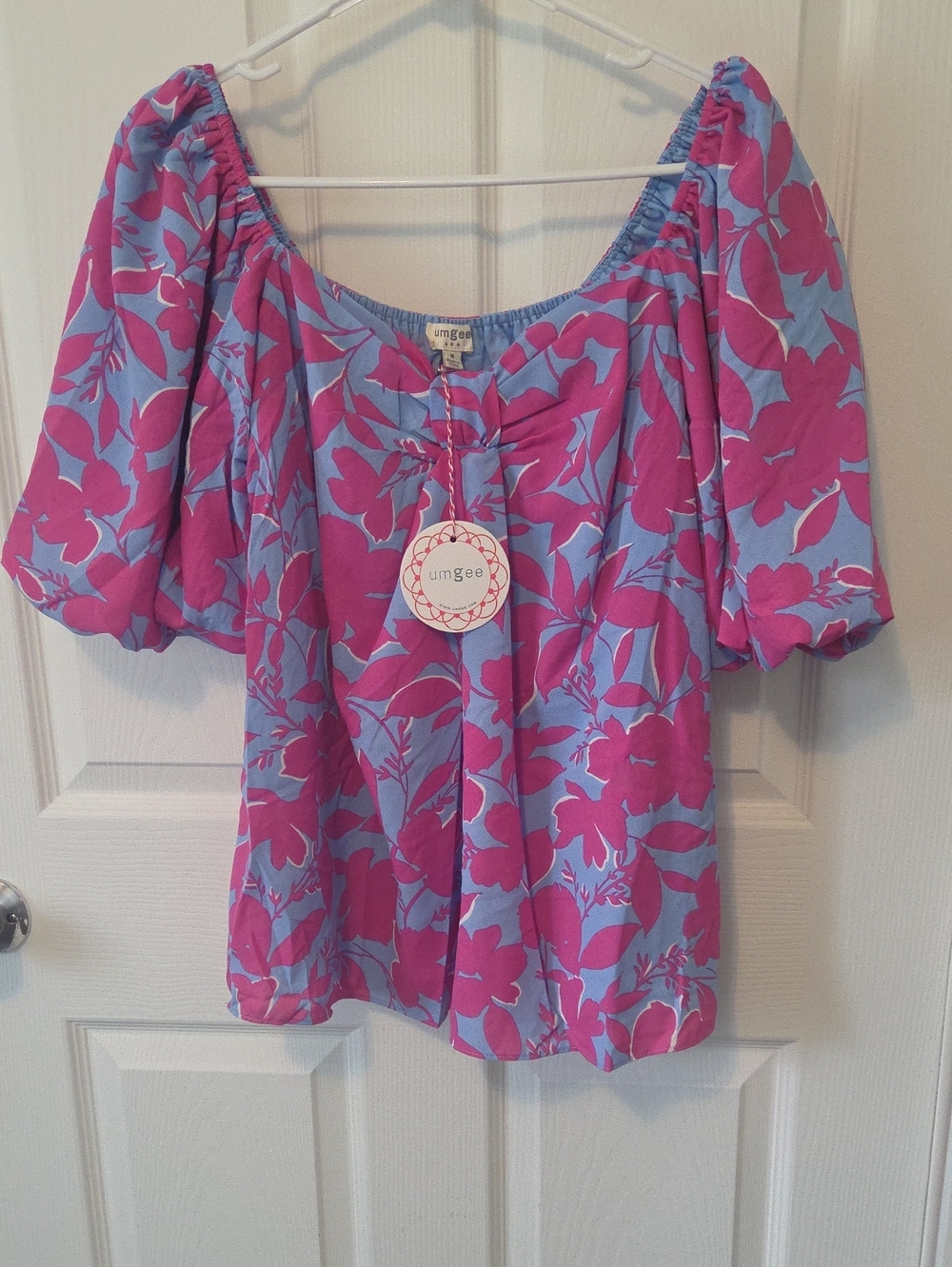 Umgee Floral Off-Shoulder Top in Pink and Light Blue Size Med NWT